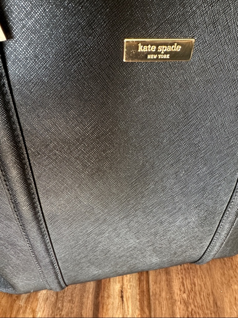 Kate Spade Newbury Lane Dally black zip close gold hardware very good condition - Picture 17 of 17